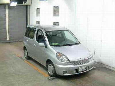 Toyota Funcargo   2000