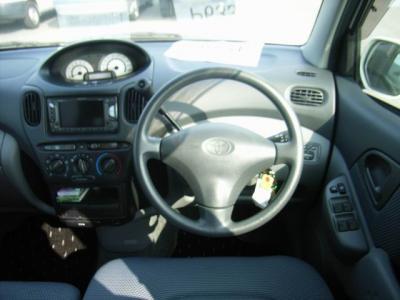 Toyota Funcargo   2001