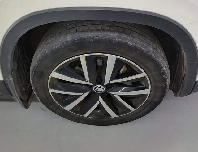 Skoda Kamiq 1.5 л 2021 г. Белый, пробег 44700 км