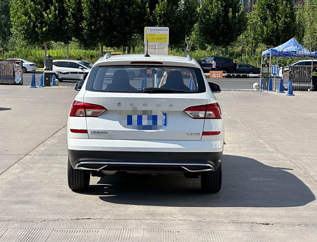 Skoda Kamiq 1.5 л 2023 г. Белый, пробег 21000 км