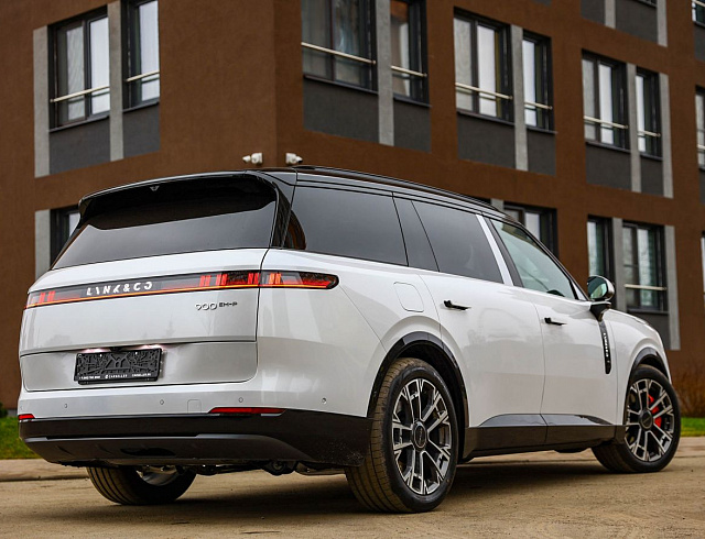 Lynk & Co 900 белый 2025