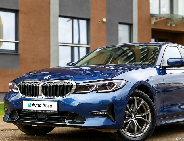 BMW 3 серии синий 2020