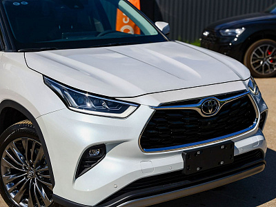 Toyota Highlander белый 2026