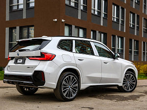 BMW X1 белый 2026