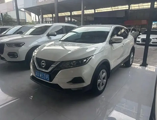 Nissan Qashqai 2.0 л 2022 г. Белый, пробег 41000 км