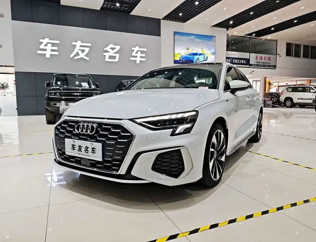 Audi A3 1.4 л 2024 г. Белый, пробег 20000 км