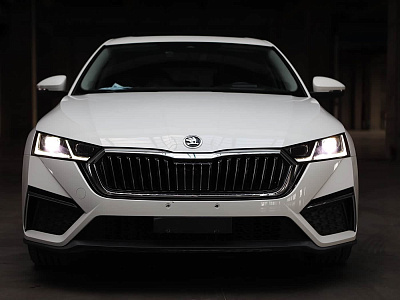 Skoda Octavia 1.4 л 2022 г. Белый, пробег 24800 км
