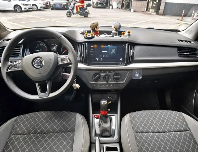 Skoda Kamiq 1.5 л 2021 г. Белый, пробег 19000 км