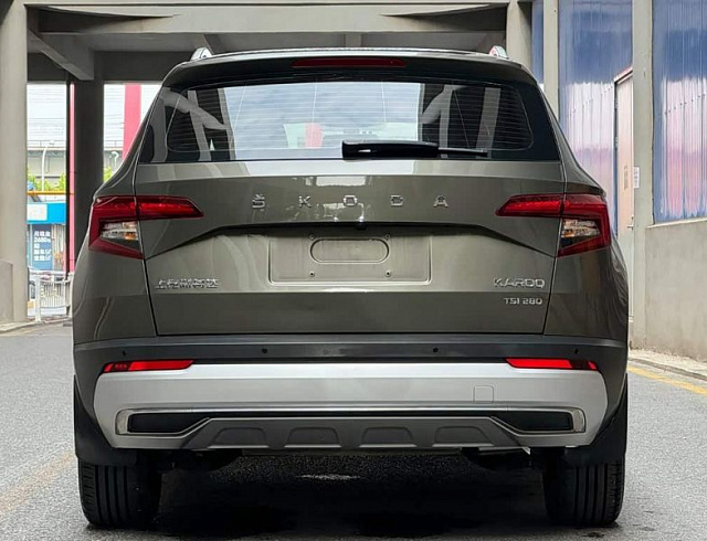 Skoda Karoq 1.4 л 2021 г. шампань/коричневый, пробег 49000 км