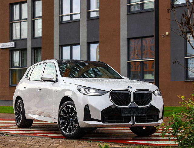 BMW X3 белый 2026