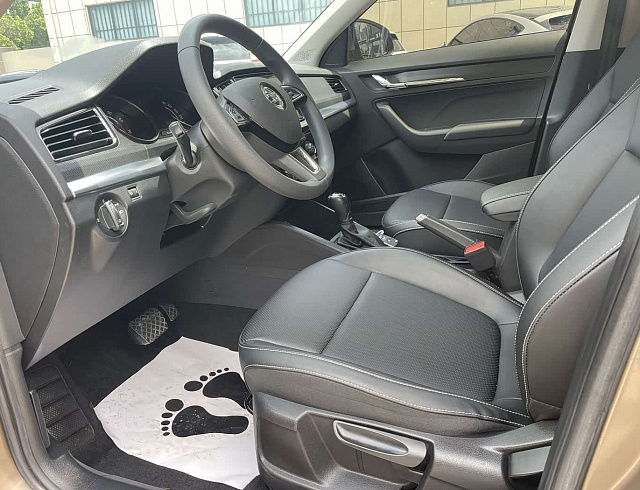 Skoda Kamiq 1.5 л 2023 г. шампань/коричневый, пробег 8300 км