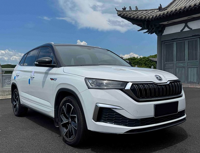 Skoda Kamiq 1.5 л 2023 г. Белый, пробег 17000 км