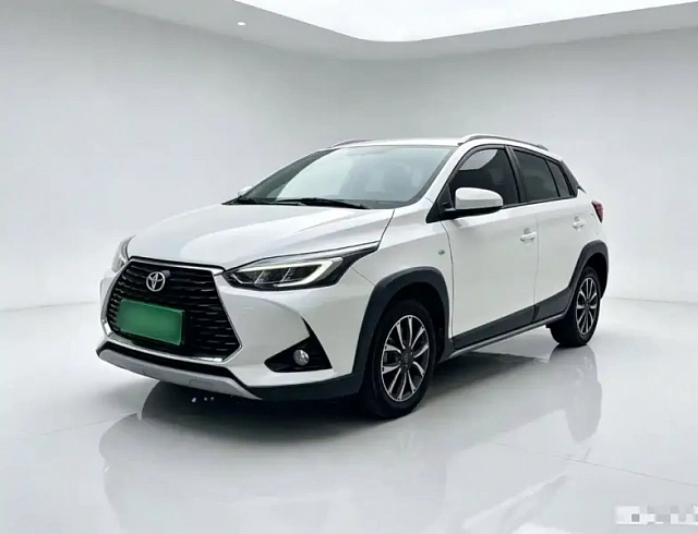 Toyota YARiS L Zhi Xuan 1.5 л 2021 г. Белый, пробег 30600 км