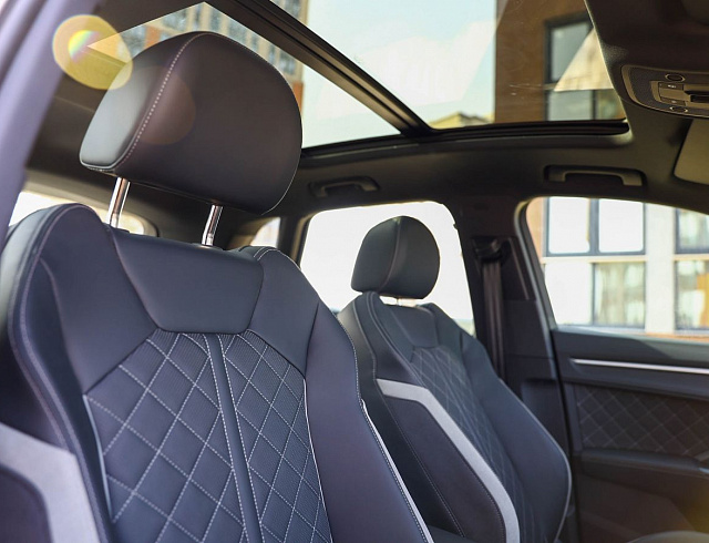 Audi Q3 серый 2025