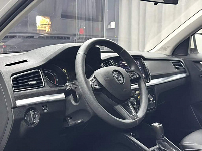 Skoda Kamiq 1.5 л 2022 г. Белый, пробег 50000 км