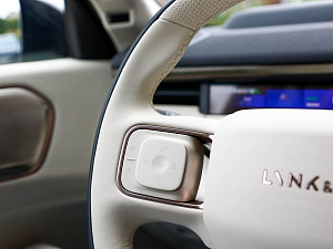 Lynk & Co 900 черный 2025