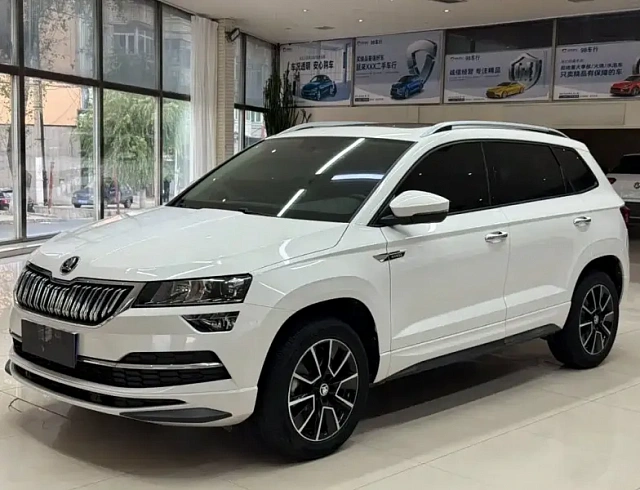 Skoda Karoq 1.4 л 2022 г. Белый, пробег 26000 км
