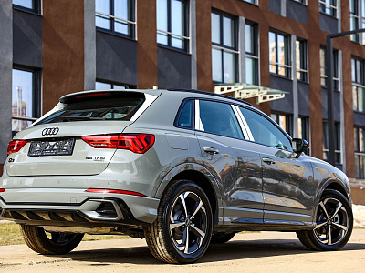Audi Q3 серый 2026