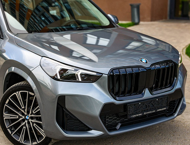 BMW X1 серый 2025