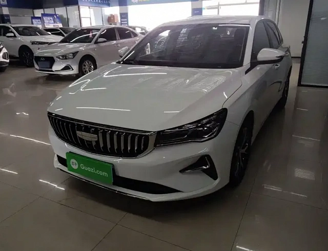 Geely Emgrand 1.5 л 2025 г. Белый, пробег 2100 км