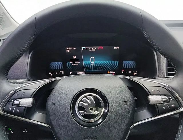 Skoda Karoq 1.4 л 2022 г. Белый, пробег 21000 км