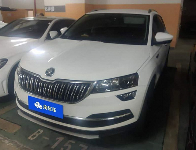 Skoda Karoq 1.4 л 2021 г. Белый, пробег 33300 км
