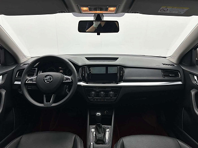 Skoda Kamiq 1.5 л 2023 г. шампань/коричневый, пробег 20000 км