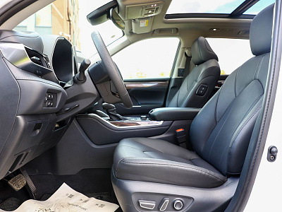 Toyota Highlander белый 2026