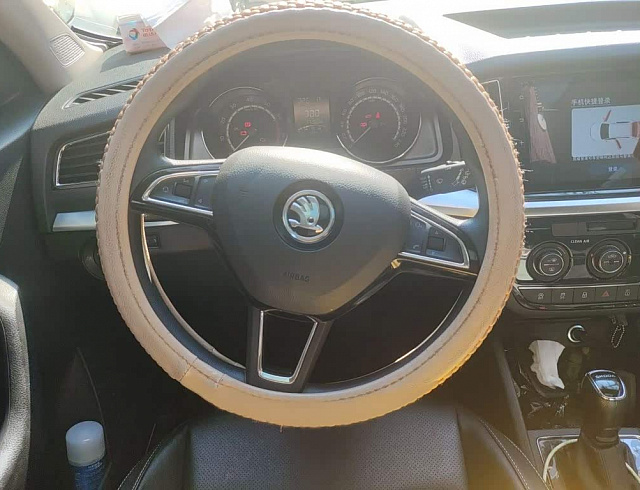 Skoda Kamiq 1.5 л 2023 г. Белый, пробег 11500 км