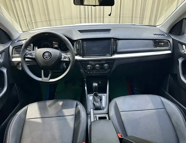 Skoda Kamiq 1.5 л 2023 г. Белый, пробег 41000 км