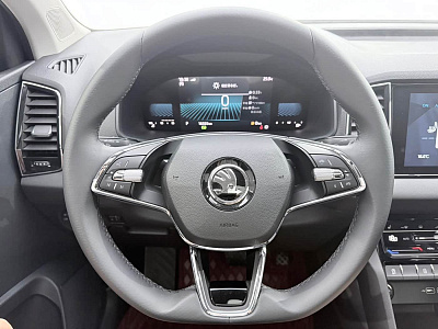 Skoda Karoq 1.4 л 2022 г. Чёрный, пробег 16000 км