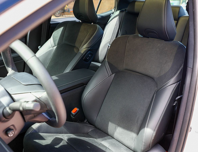 Toyota Camry белый 2026