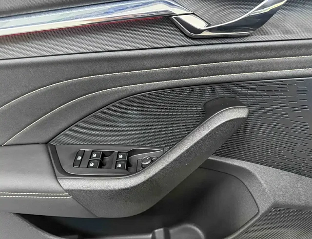 Skoda Octavia 1.4 л 2022 г. Белый, пробег 36000 км