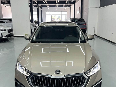 Skoda Octavia 1.4 л 2022 г. шампань/коричневый, пробег 21800 км