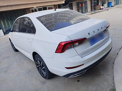 Skoda Rapid 1.5 л 2022 г. Белый, пробег 43500 км