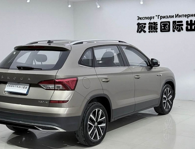 Skoda Kamiq 1.5 л 2023 г. желто-оранжевый, пробег 9800 км