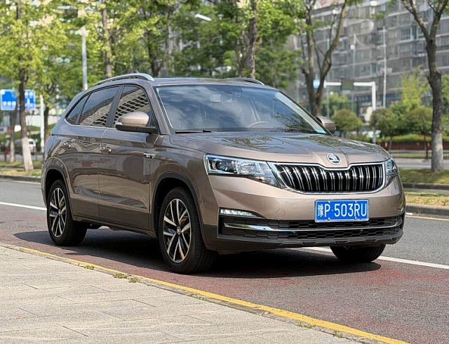 Skoda Kamiq 1.5 л 2022 г. шампань/коричневый, пробег 6000 км