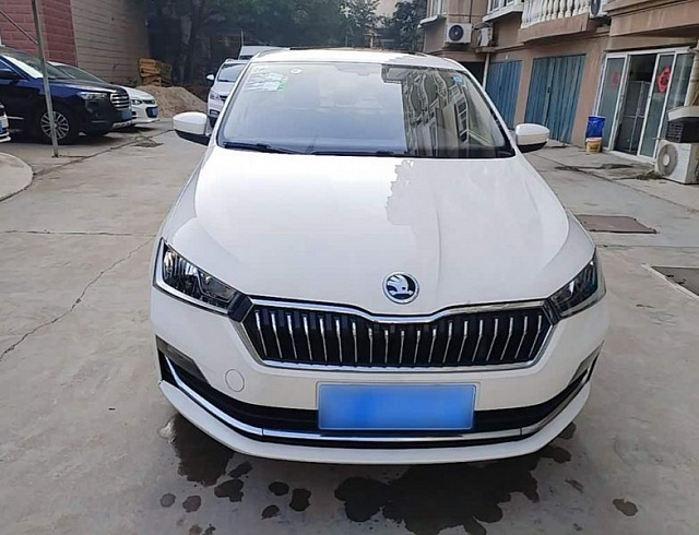 Skoda Rapid 1.5 л 2022 г. Белый, пробег 44400 км