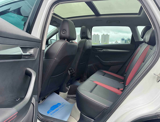 Skoda Karoq 1.4 л 2023 г. Белый, пробег 38000 км