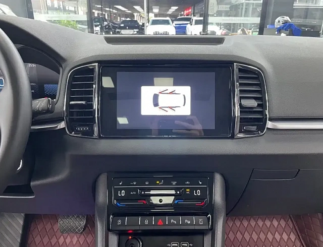 Skoda Karoq 1.4 л 2022 г. Белый, пробег 24000 км
