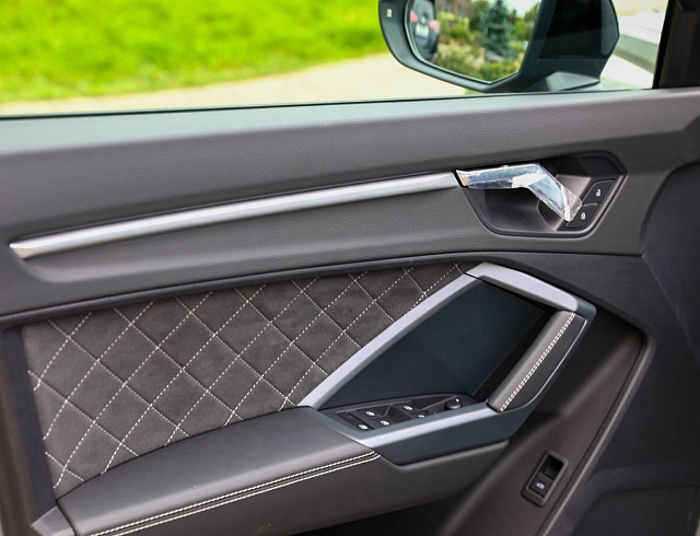 Audi Q3 серый 2026