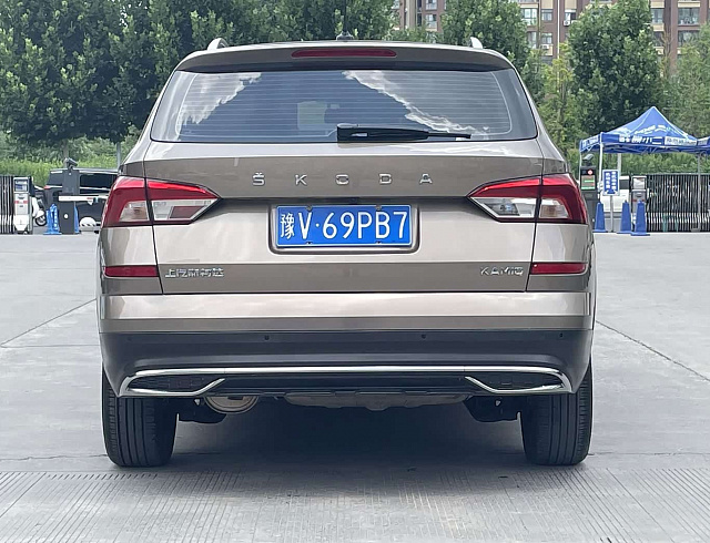 Skoda Kamiq 1.5 л 2023 г. шампань/коричневый, пробег 8300 км