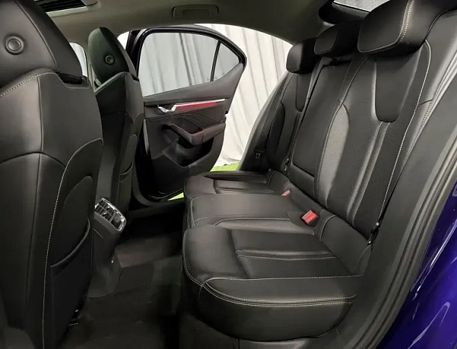 Skoda Octavia 1.4 л 2022 г. Голубой, пробег 30000 км