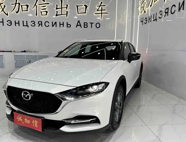 Mazda CX-4 2.0 л 2023 г. Белый, пробег 30000 км