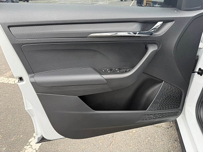 Skoda Kamiq 1.5 л 2023 г. Белый, пробег 13000 км