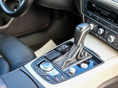 Audi A6 черный 2015