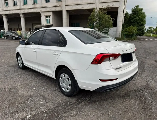Skoda Rapid 1.5 л 2021 г. Белый, пробег 39000 км