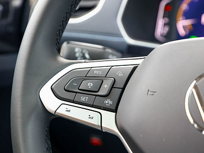 Volkswagen Tharu XR серый 2026