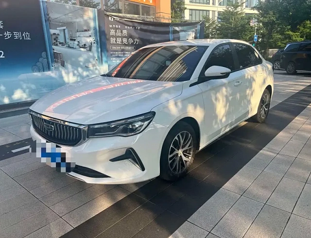 Geely Emgrand 1.5 л 2024 г. Белый, пробег 6000 км