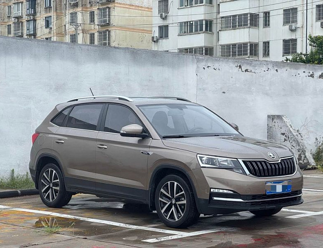 Skoda Kamiq 1.5 л 2022 г. шампань/коричневый, пробег 39000 км